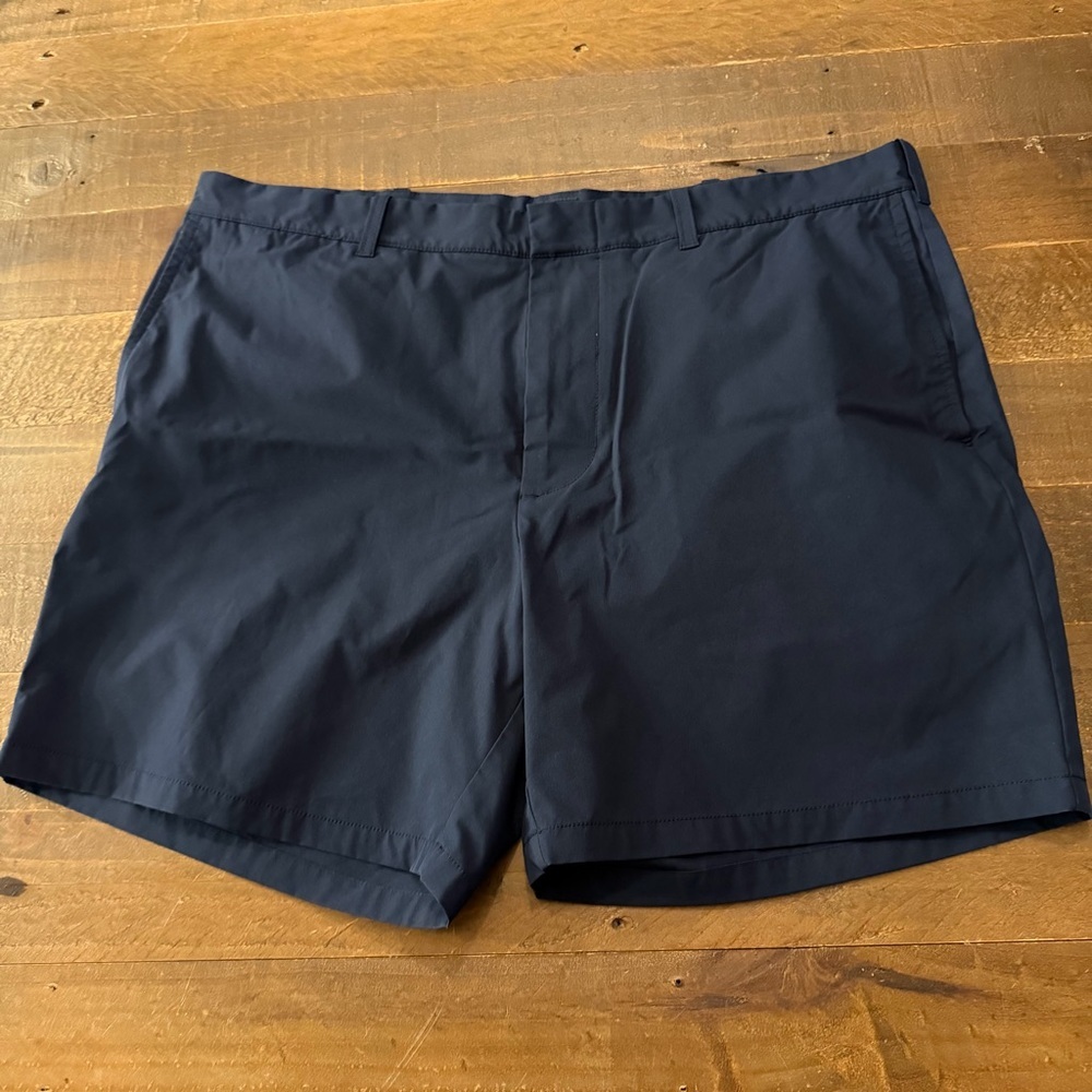 J. Crew Men's Navy Flat Front Shorts tech fabric 7” inseam